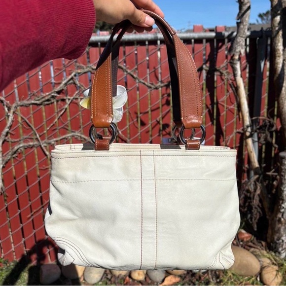 Coach Vintage Soho Cream Leather Shoulder bag - Picture 2 of 8